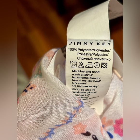2/$20 - Jimmy Key Floral Tassel Scarf β New with Tags - Picture 7 of 9